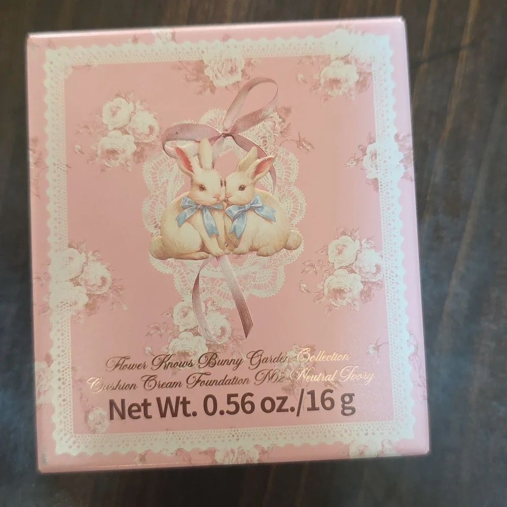 Flower Knows Bunny garden collection. Cushion cream foundation N02 Neutral Ivory - Picture 4 of 11
